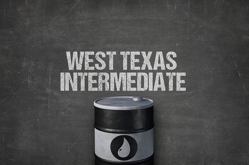 今日原油交易提醒：美乌继续商讨“和平计划” 供应过剩担忧令油价下挫